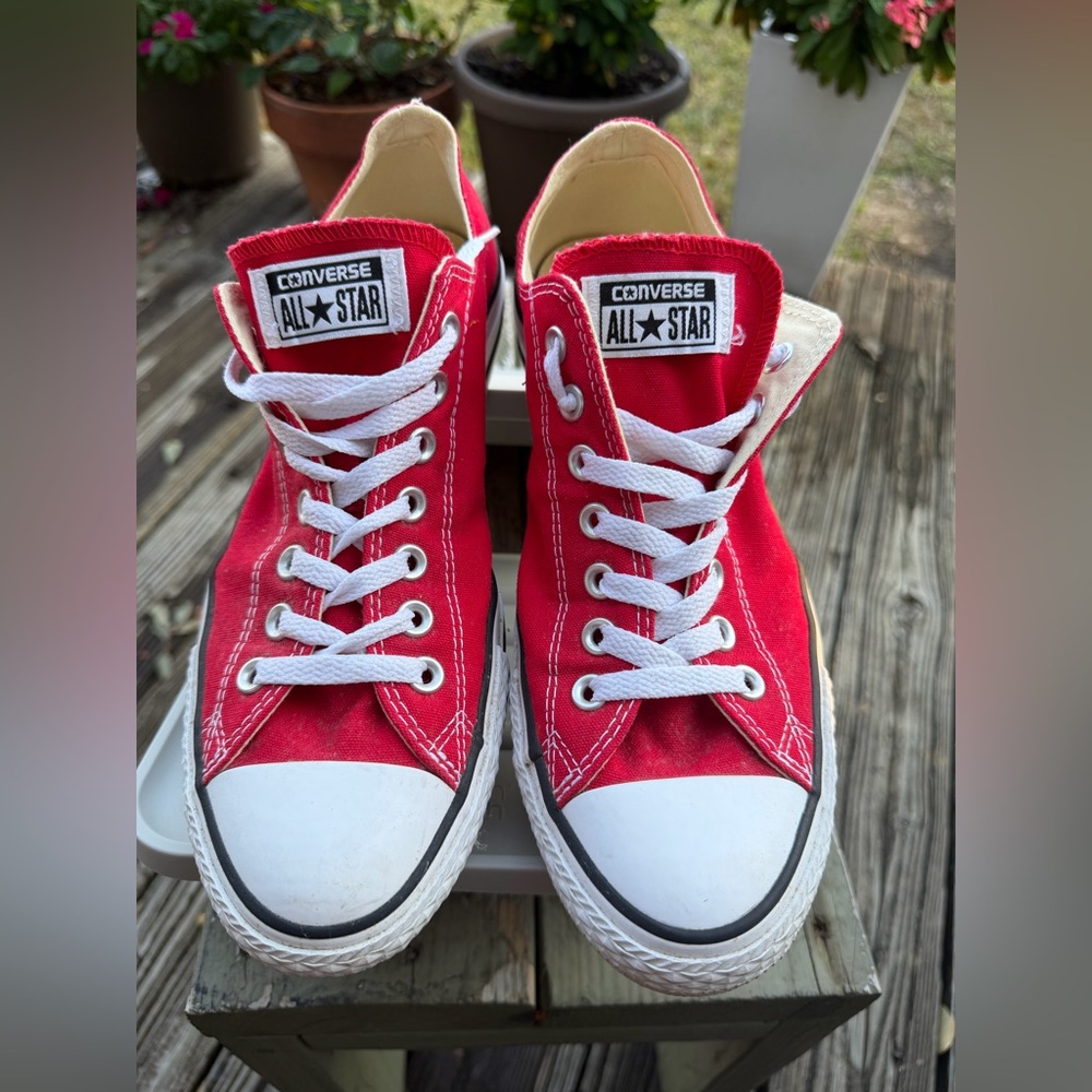 Converse mens Red and white Sneakers
